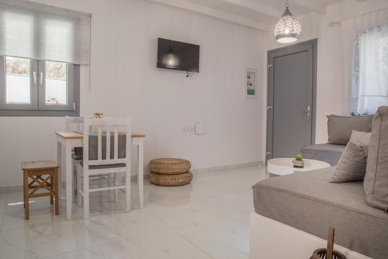 Small Paradise Andros Town Bagian luar foto